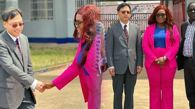 CHINESE AMBASSADOR TO LIBERIA MEETS WITH MINISTER OF YOUTH AND SPORTS